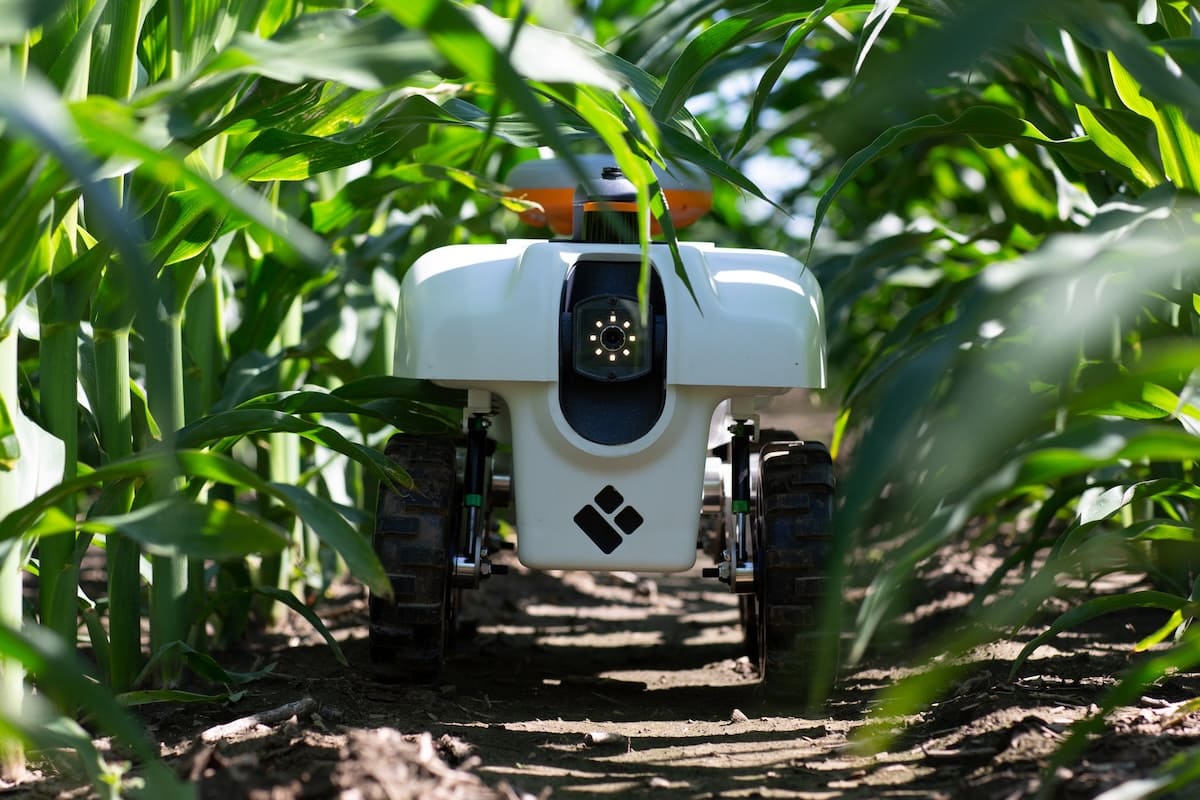 Agricultural robotics in crop rows: autonomous farm automation and precision agriculture
