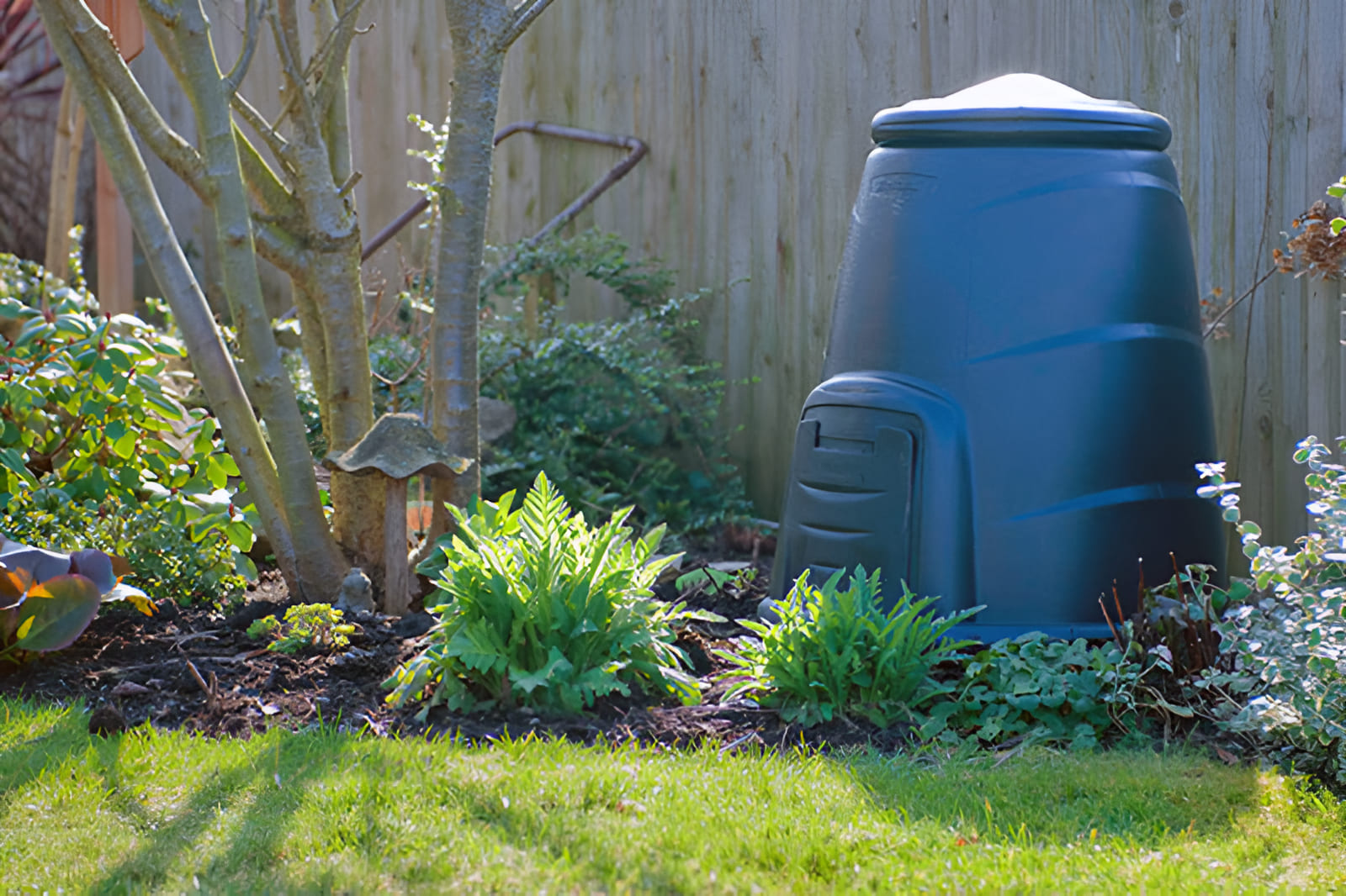 abackyard composter